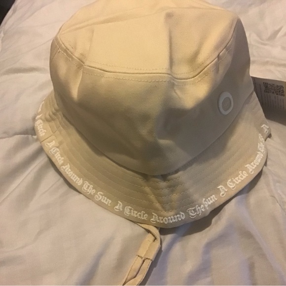 Oh Sunny beige fisherman bucket hat with arm covers & bag carrier NWT - Picture 4 of 8